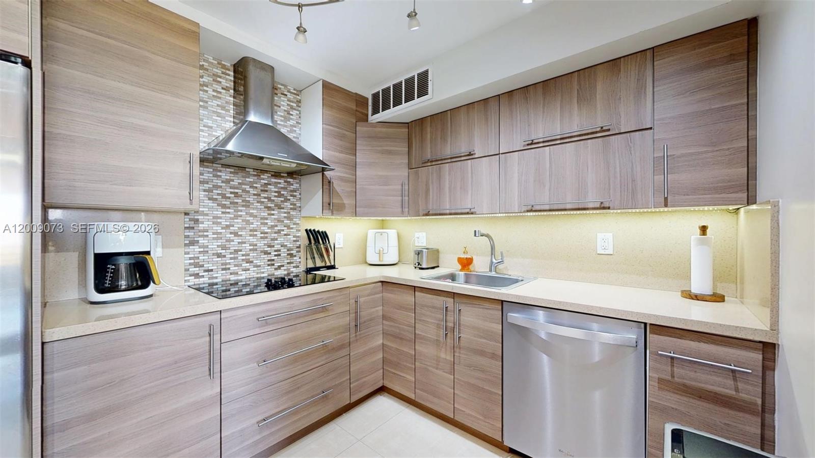 600 Three Iss Blvd #803