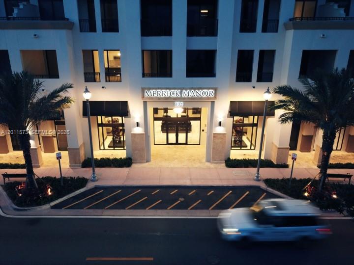 301 Altara Ave #823 Coral Gables, FL 33146