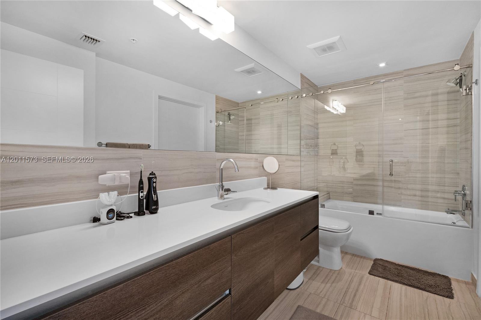 301 Altara Ave #823 Coral Gables, FL 33146