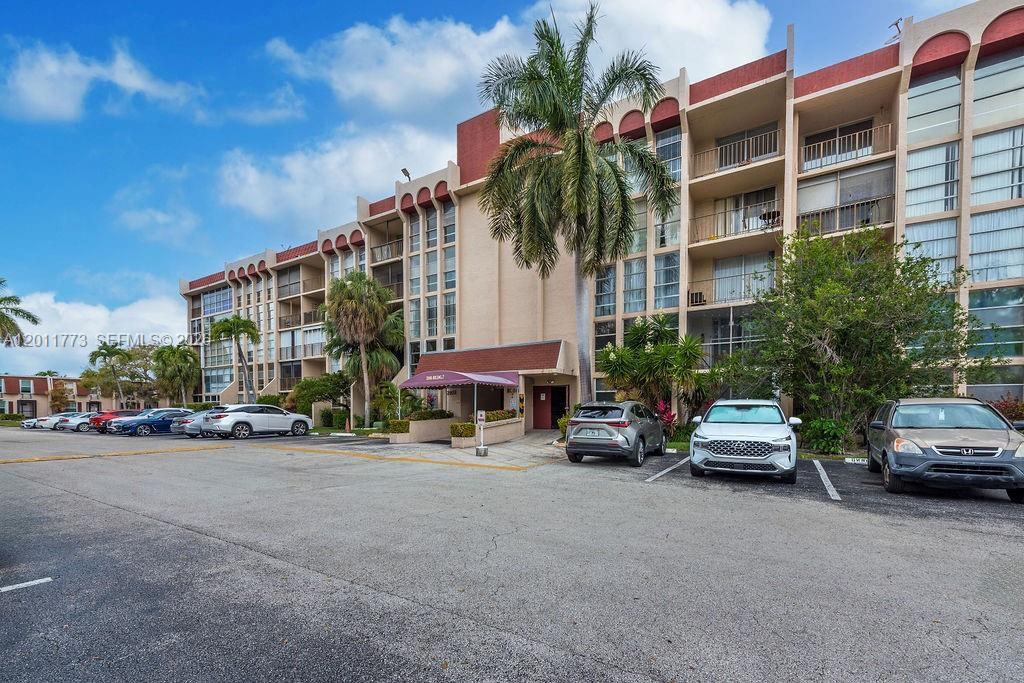 2101 Atlantic Shores Blvd #412 Hallandale Beach, FL 33009