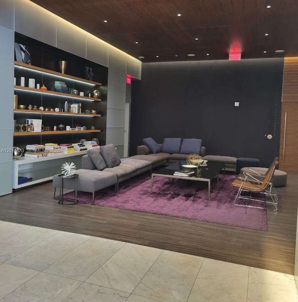88 SW 7th #2112 Miami, FL 33130