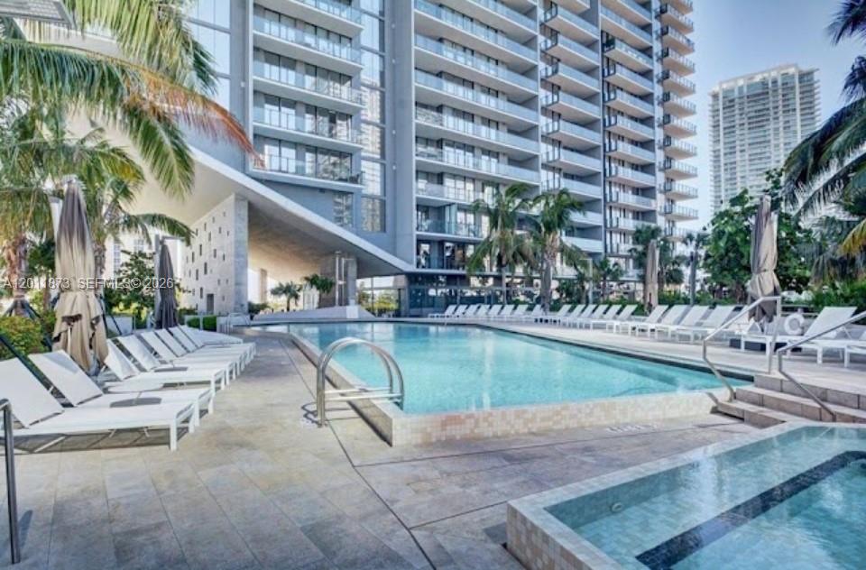 88 SW 7th #2112 Miami, FL 33130