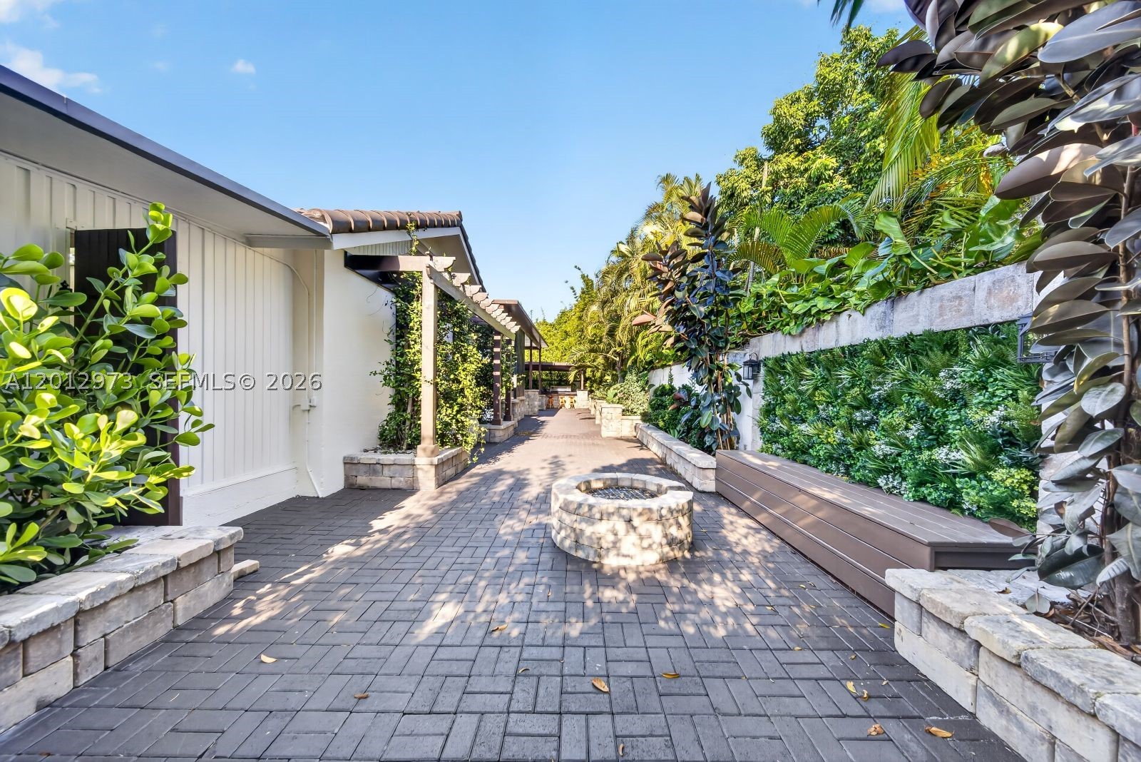 10570 SW 56th Ter Miami, FL 33173