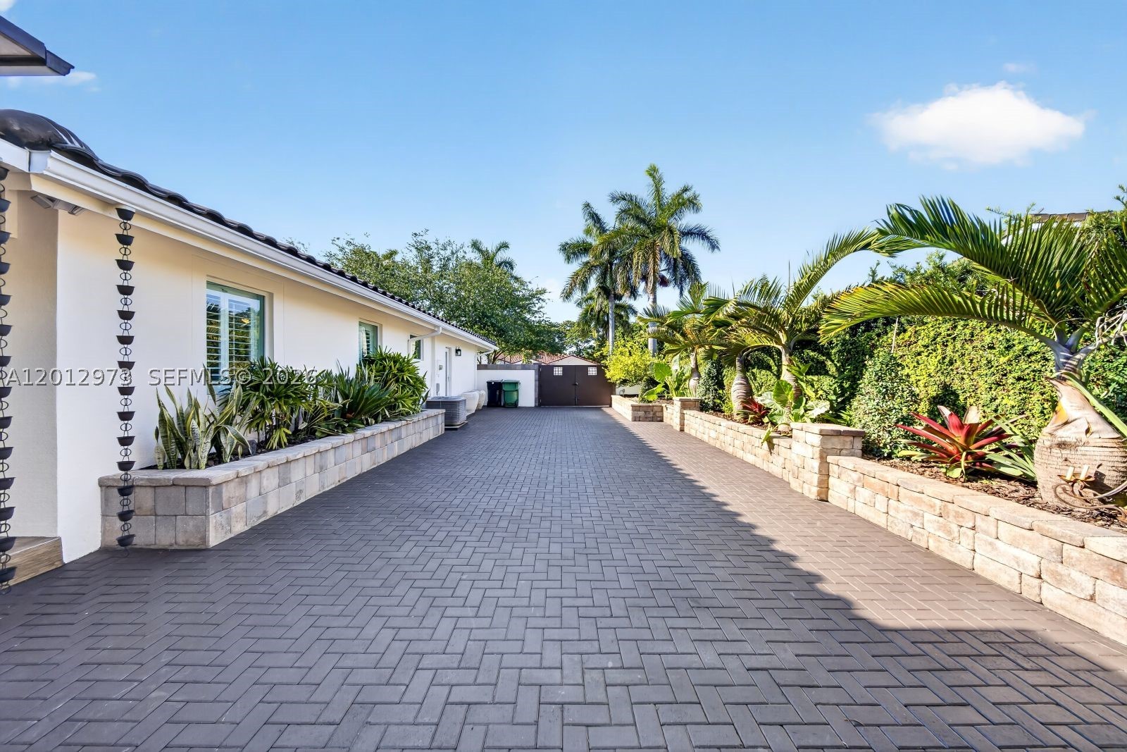 10570 SW 56th Ter Miami, FL 33173
