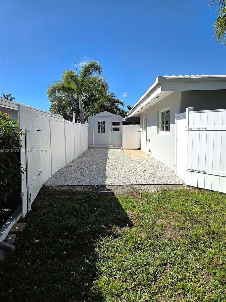 200 SE 3rd St Pompano Beach, FL 33060