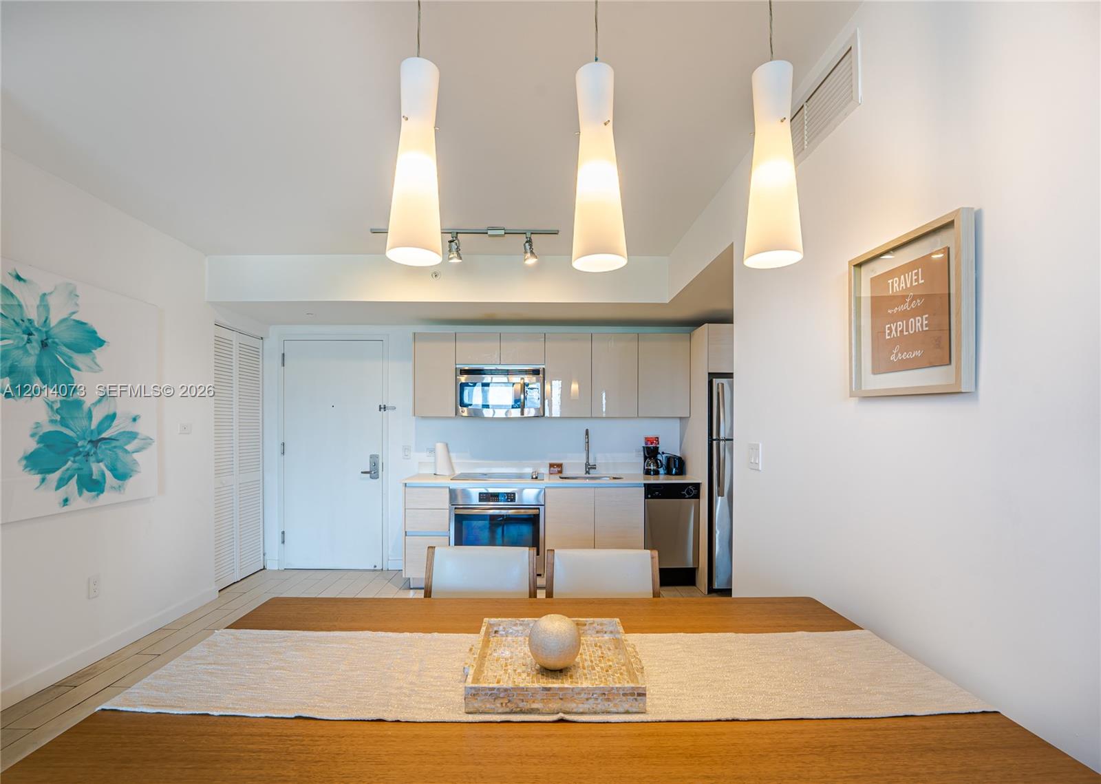 image Beachwalk Condominium10