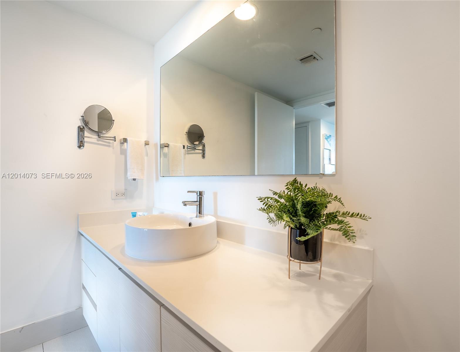 image Beachwalk Condominium20