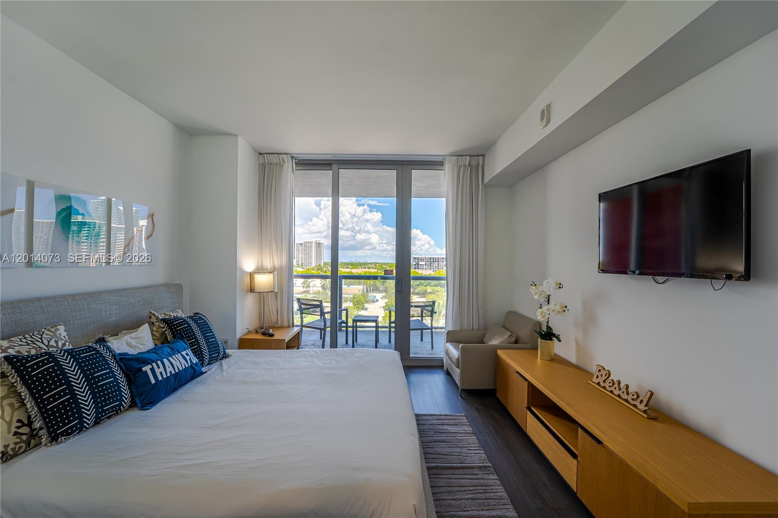 image Beachwalk Condominium24