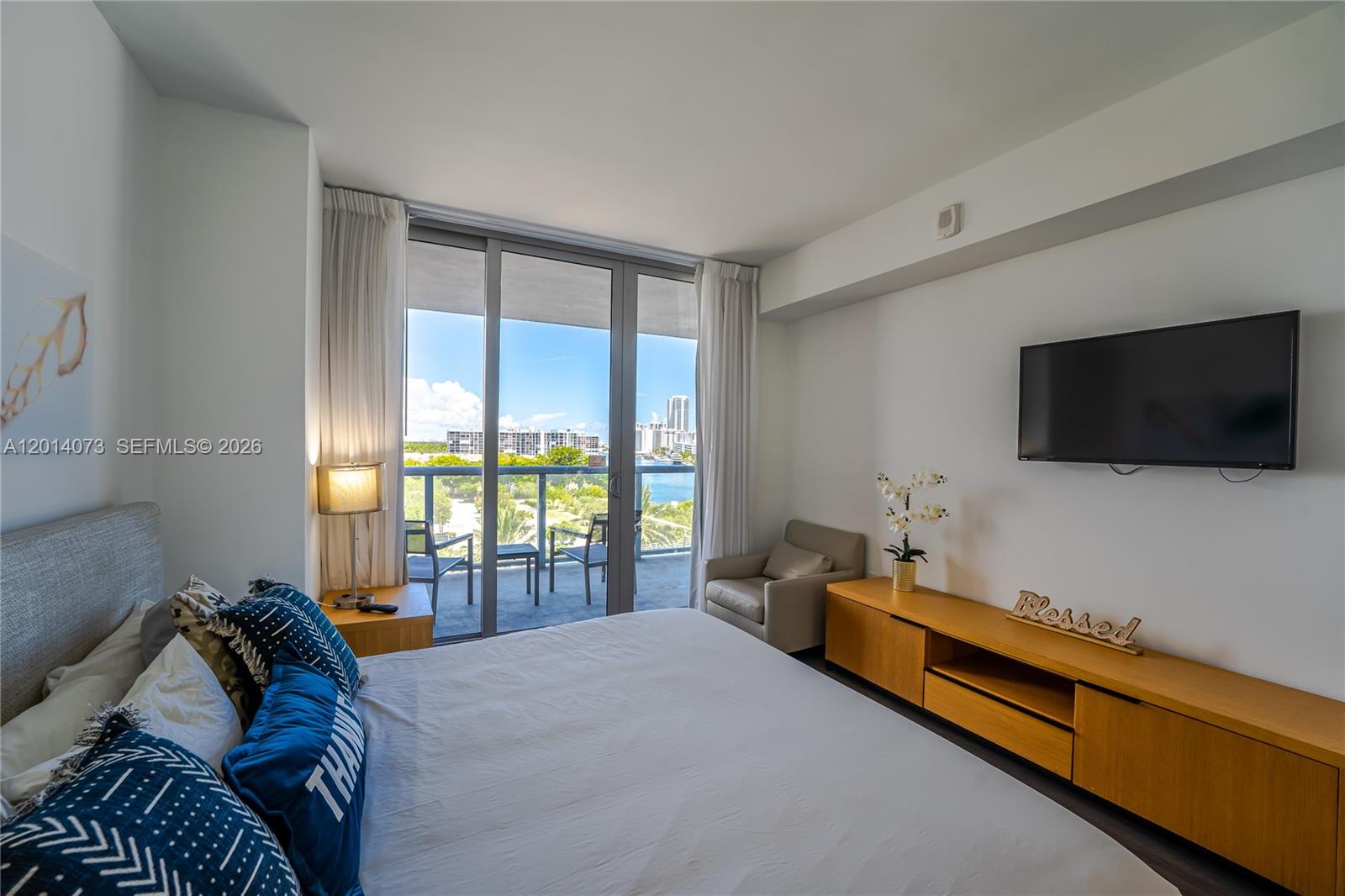image Beachwalk Condominium25