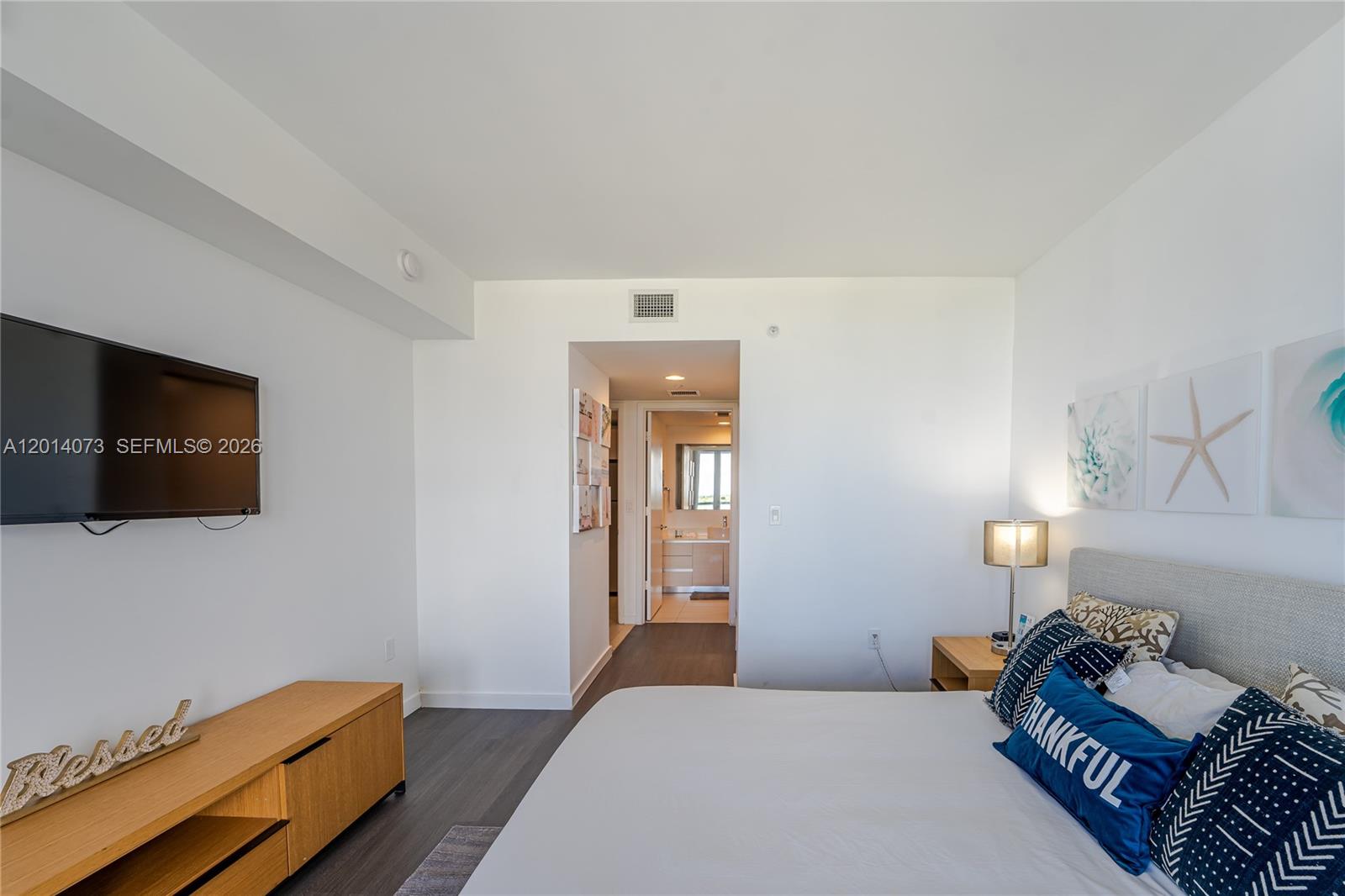 image Beachwalk Condominium27