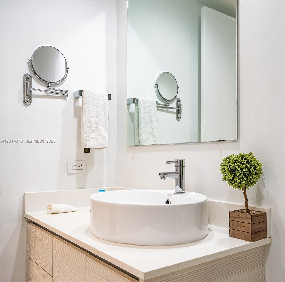 image Beachwalk Condominium43