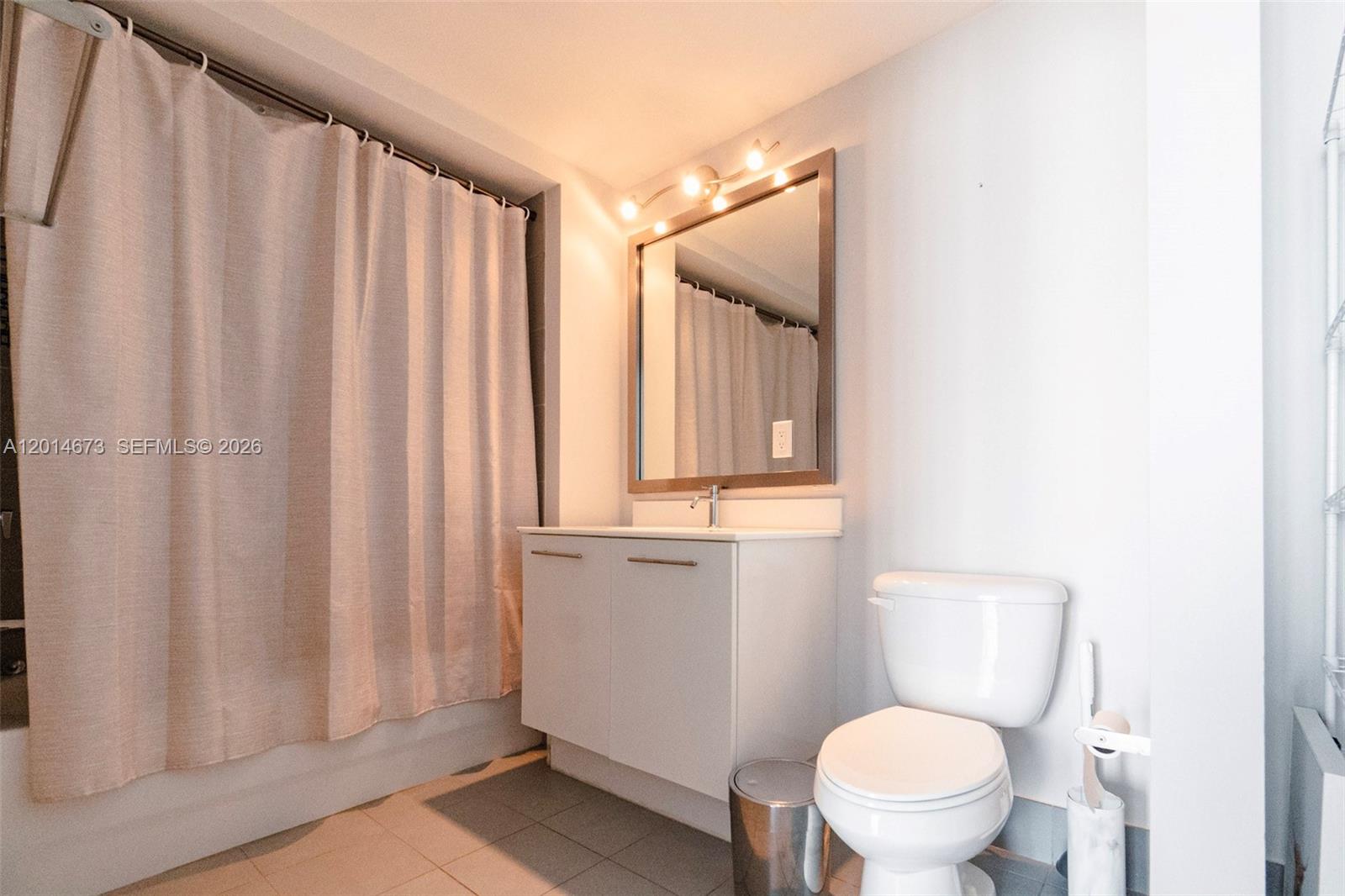 92 SW 3rd St #1812 Miami, FL 33130