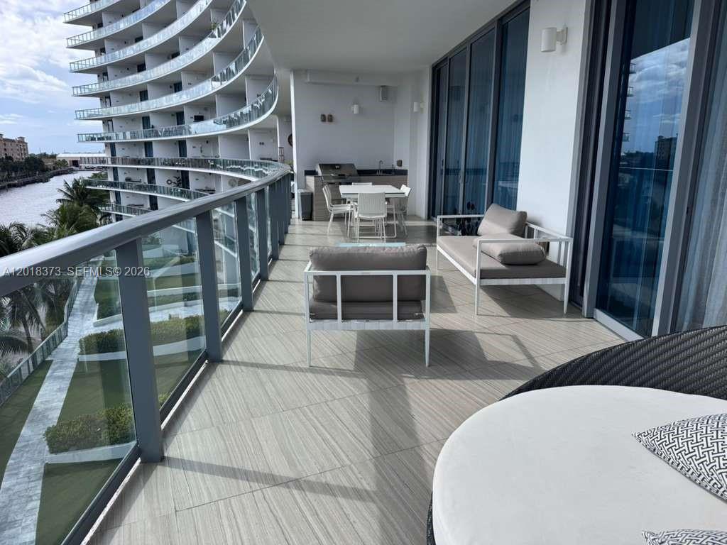 3250 NE 188th St #408 Aventura, FL 33180
