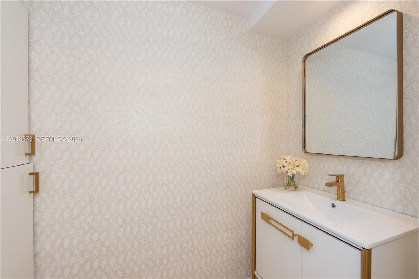 848 Brickell Key Dr #2703 Miami, FL 33131