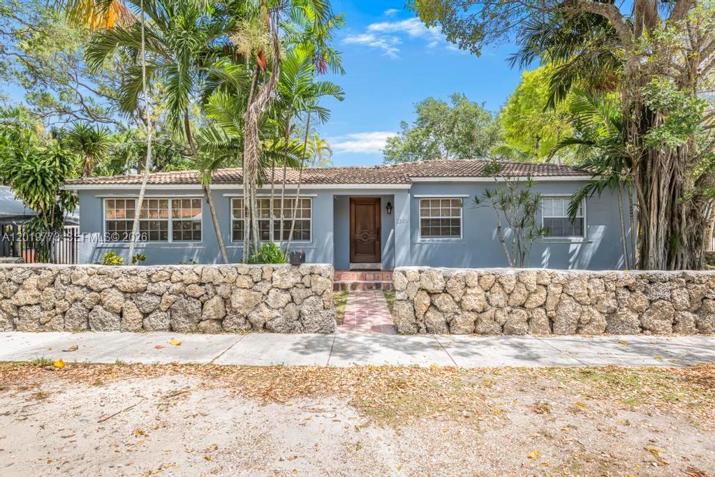 2301 Tequesta Ln Coconut Grove, FL 33133