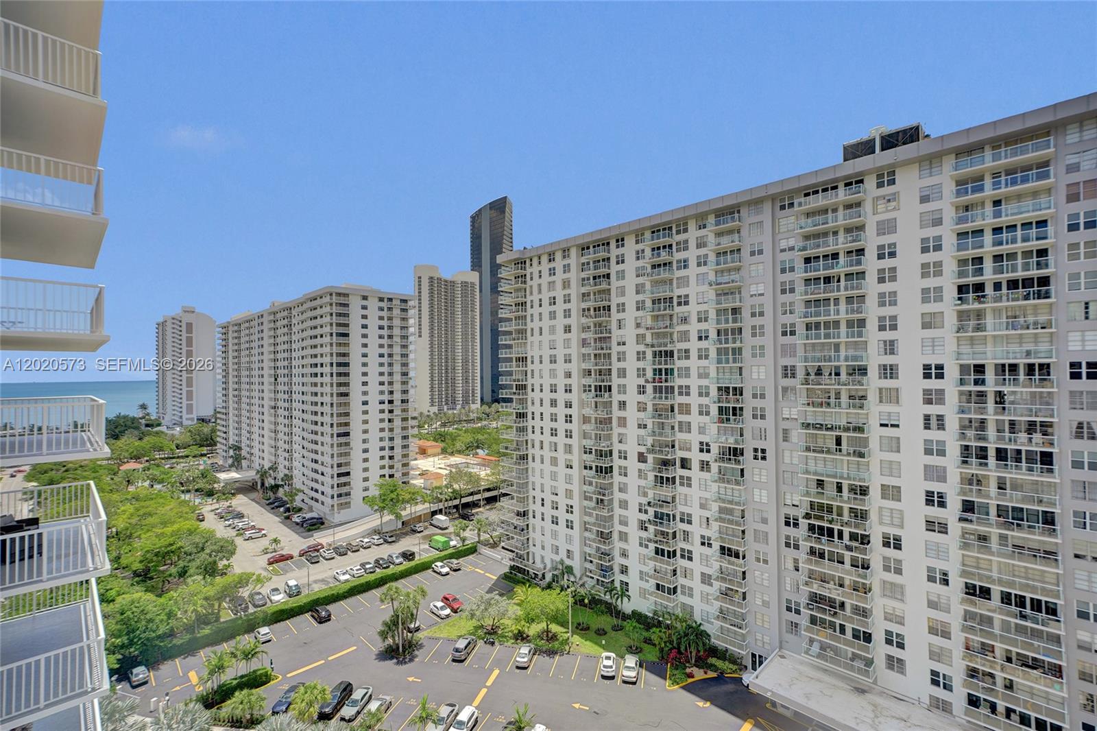 image Winston Towers 40024