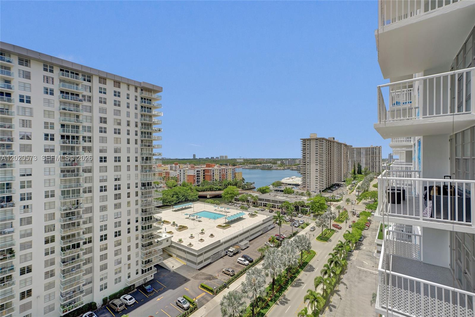 image Winston Towers 40025