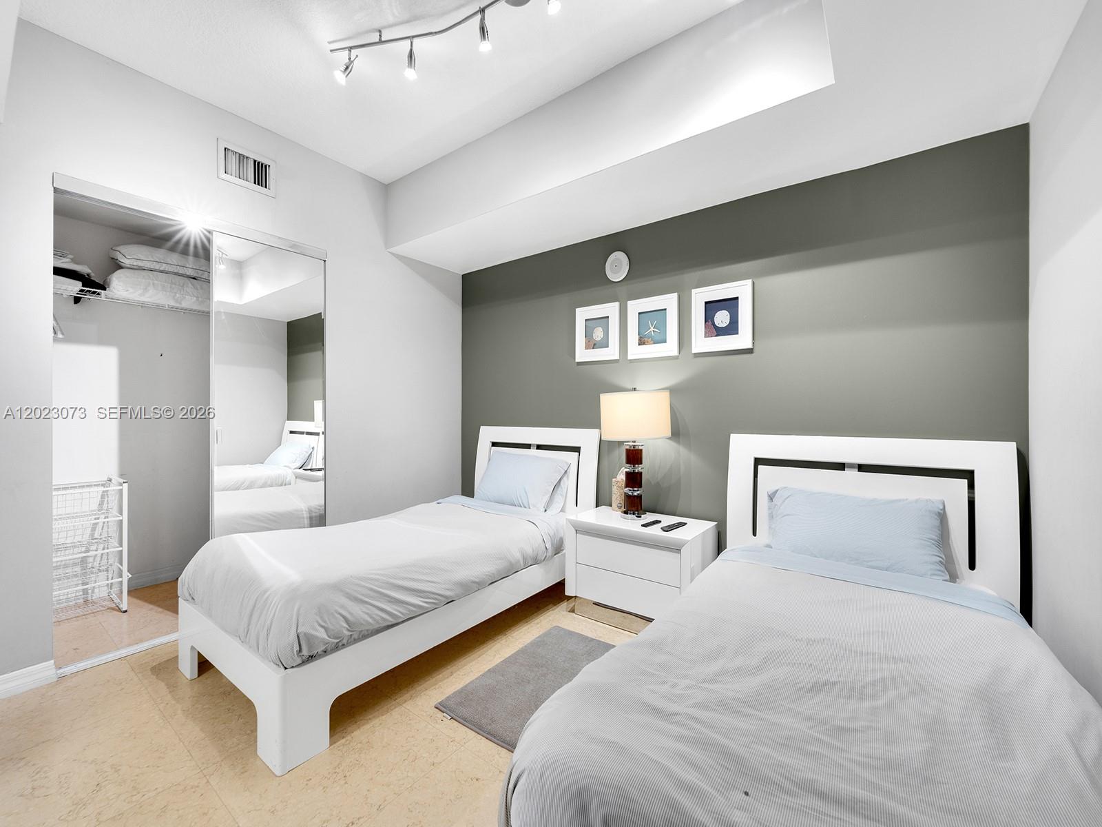 16699 Collins Ave #2906 Sunny Isles Beach, FL 33160