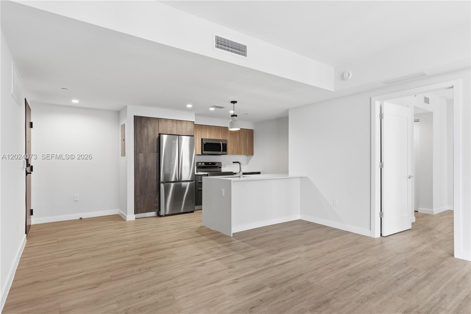 697 N Miami Ave #1810 Miami, FL 33136