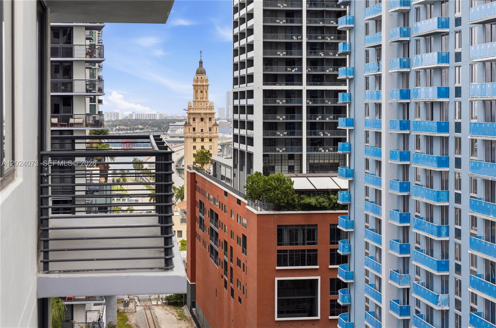 697 N Miami Ave #1810 Miami, FL 33136