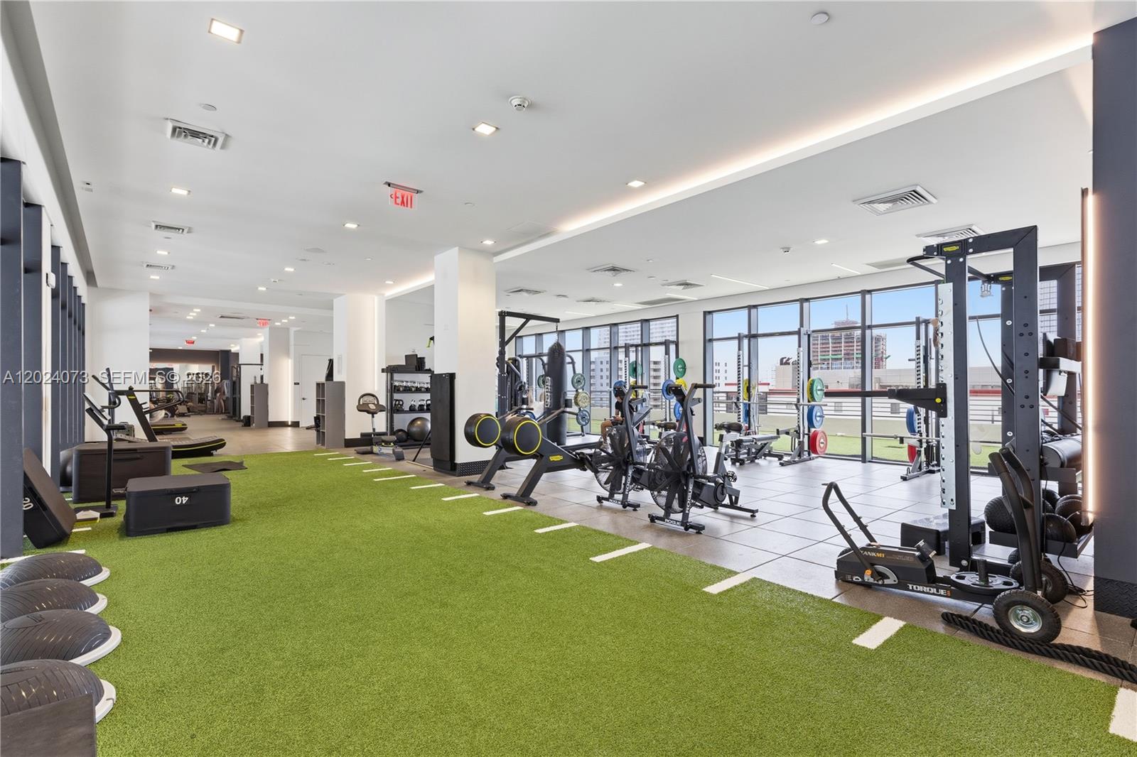 697 N Miami Ave #1810 Miami, FL 33136