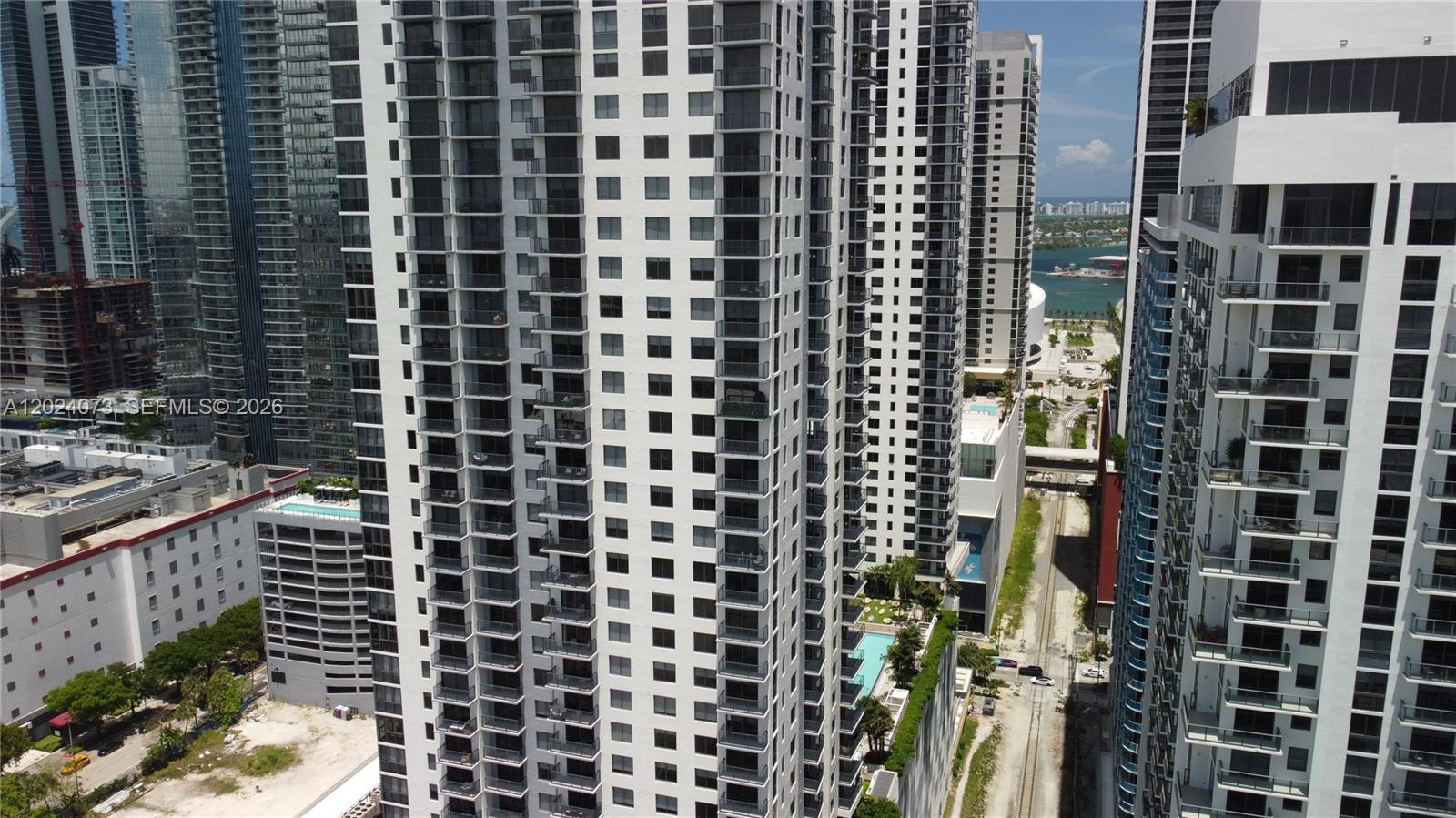 697 N Miami Ave #1810 Miami, FL 33136