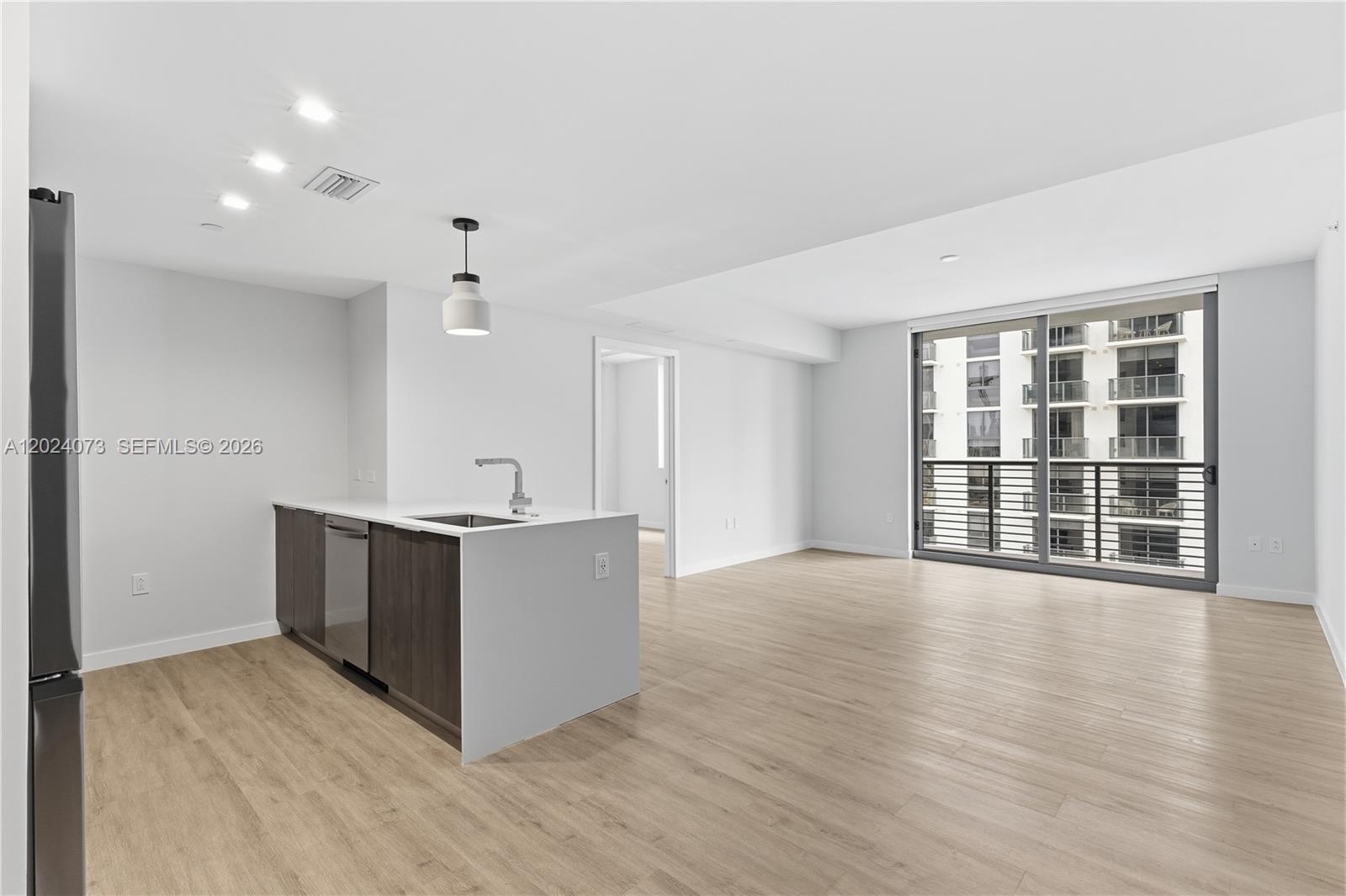 697 N Miami Ave #1810 Miami, FL 33136
