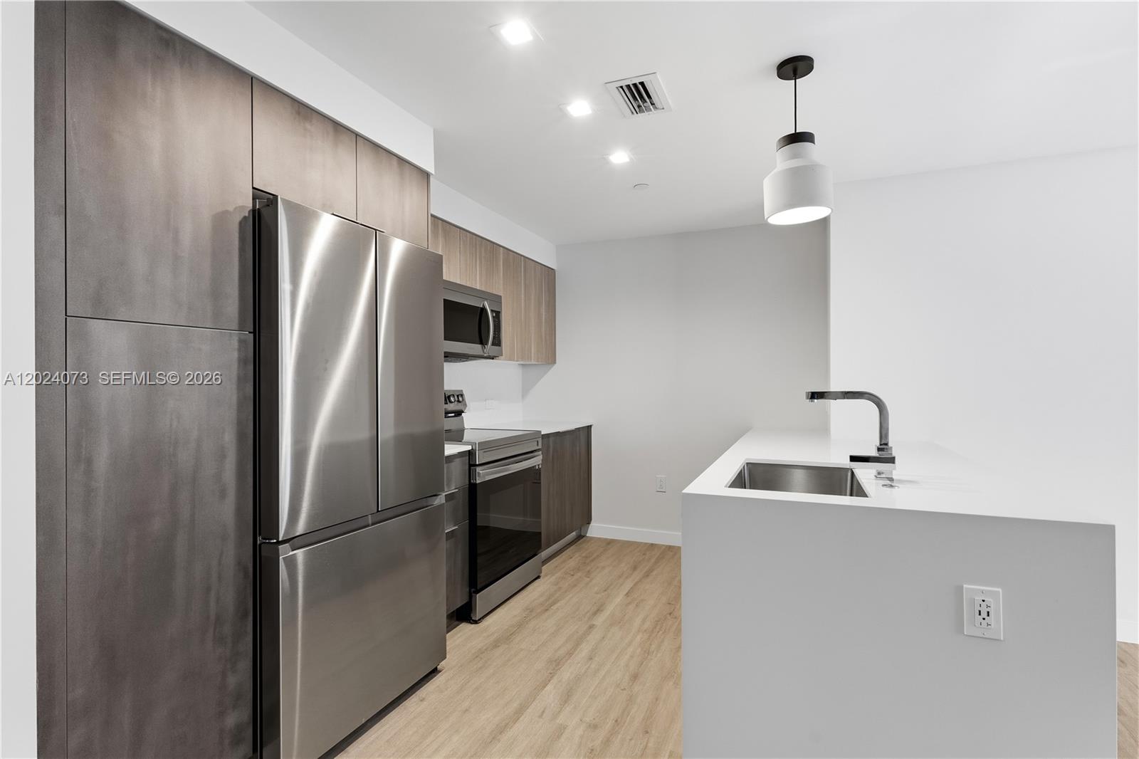 697 N Miami Ave #1810 Miami, FL 33136