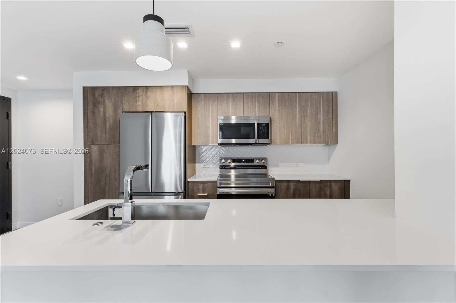 697 N Miami Ave #1810 Miami, FL 33136