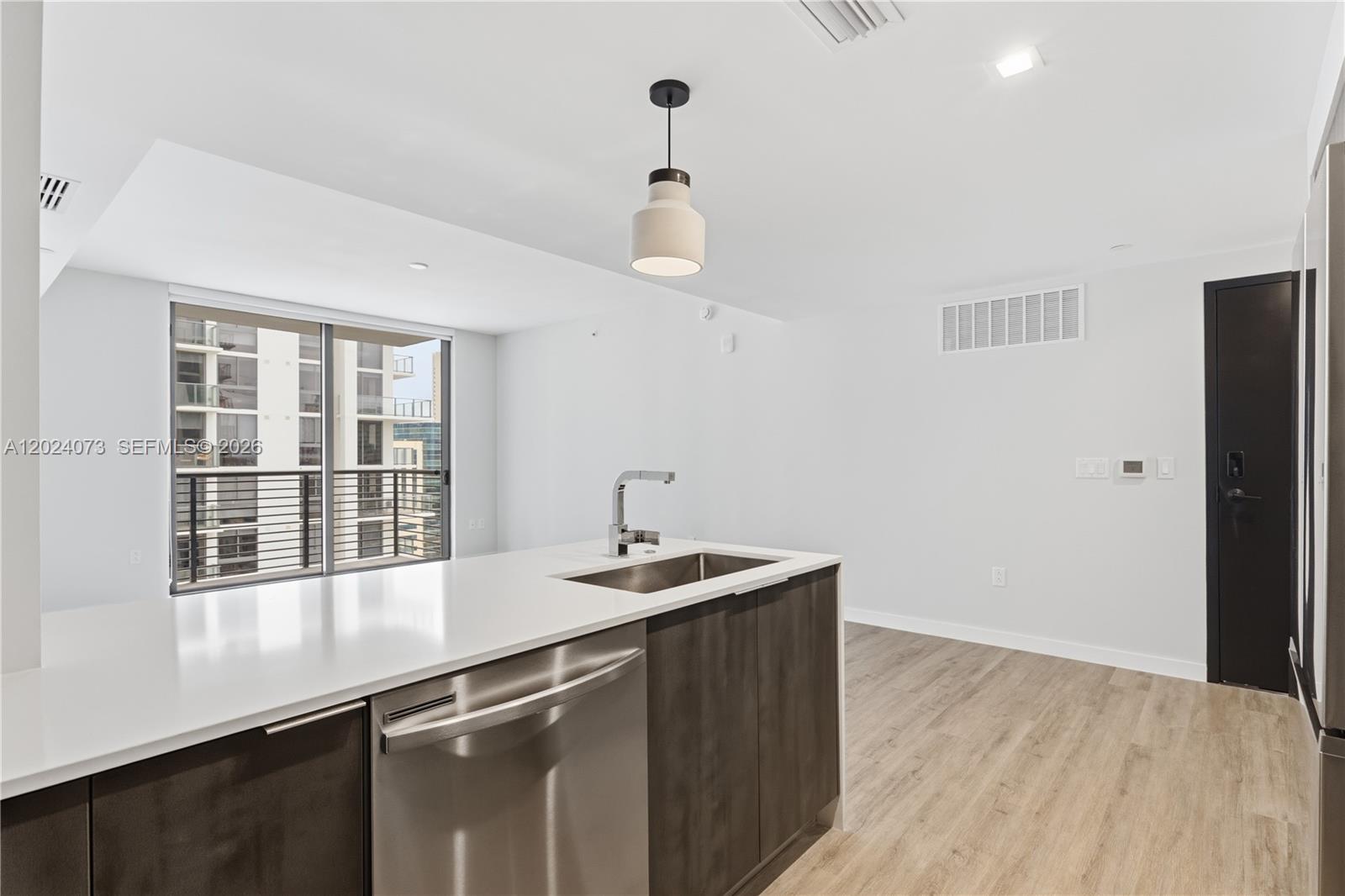 697 N Miami Ave #1810 Miami, FL 33136