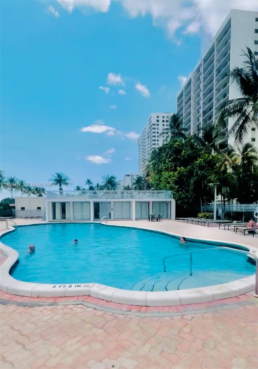 2655 Collins Ave #602 Miami Beach, FL 33140