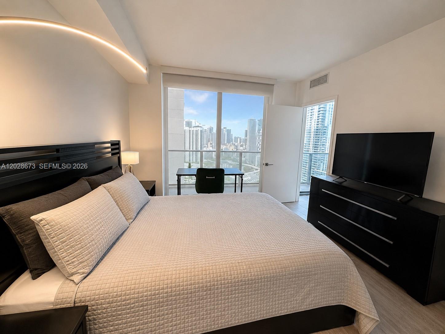 55 SW 9th St #3201 Miami, FL 33130