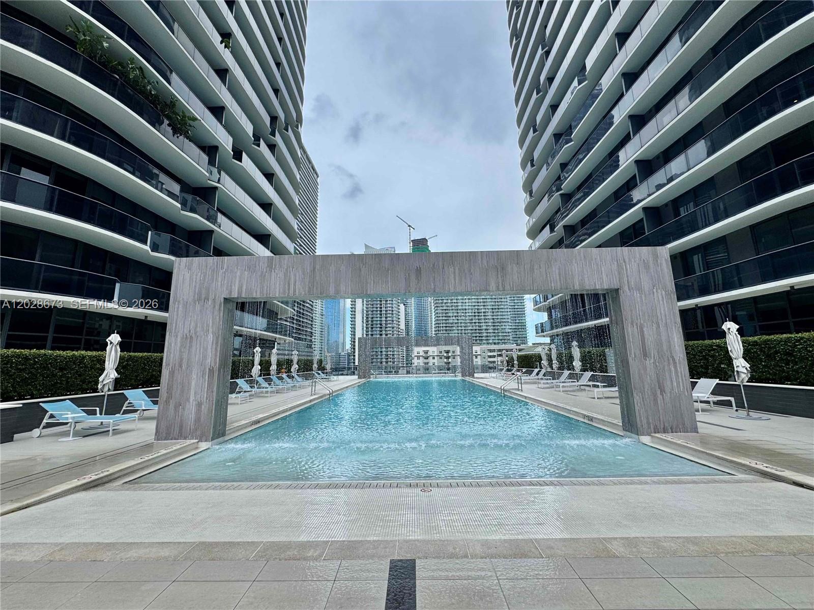 55 SW 9th St #3201 Miami, FL 33130