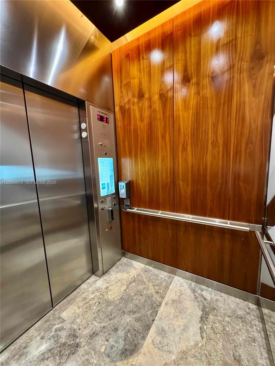 55 SW 9th St #3201 Miami, FL 33130