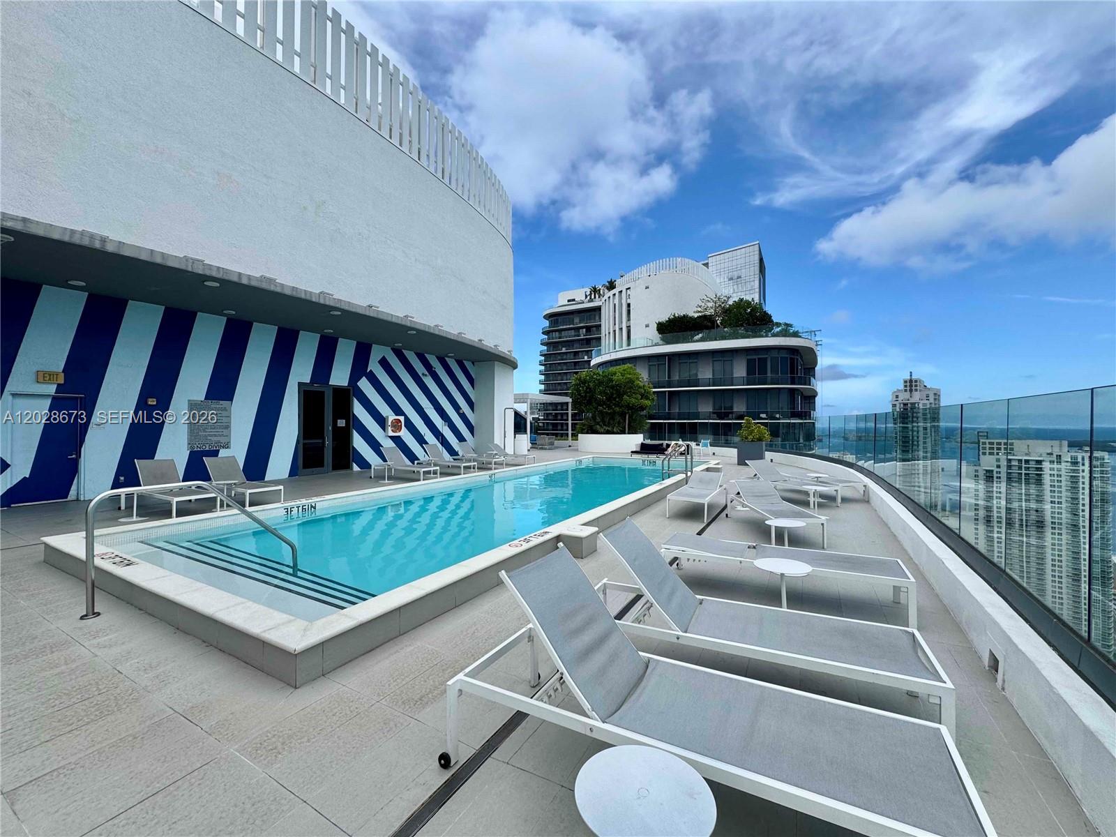 55 SW 9th St #3201 Miami, FL 33130