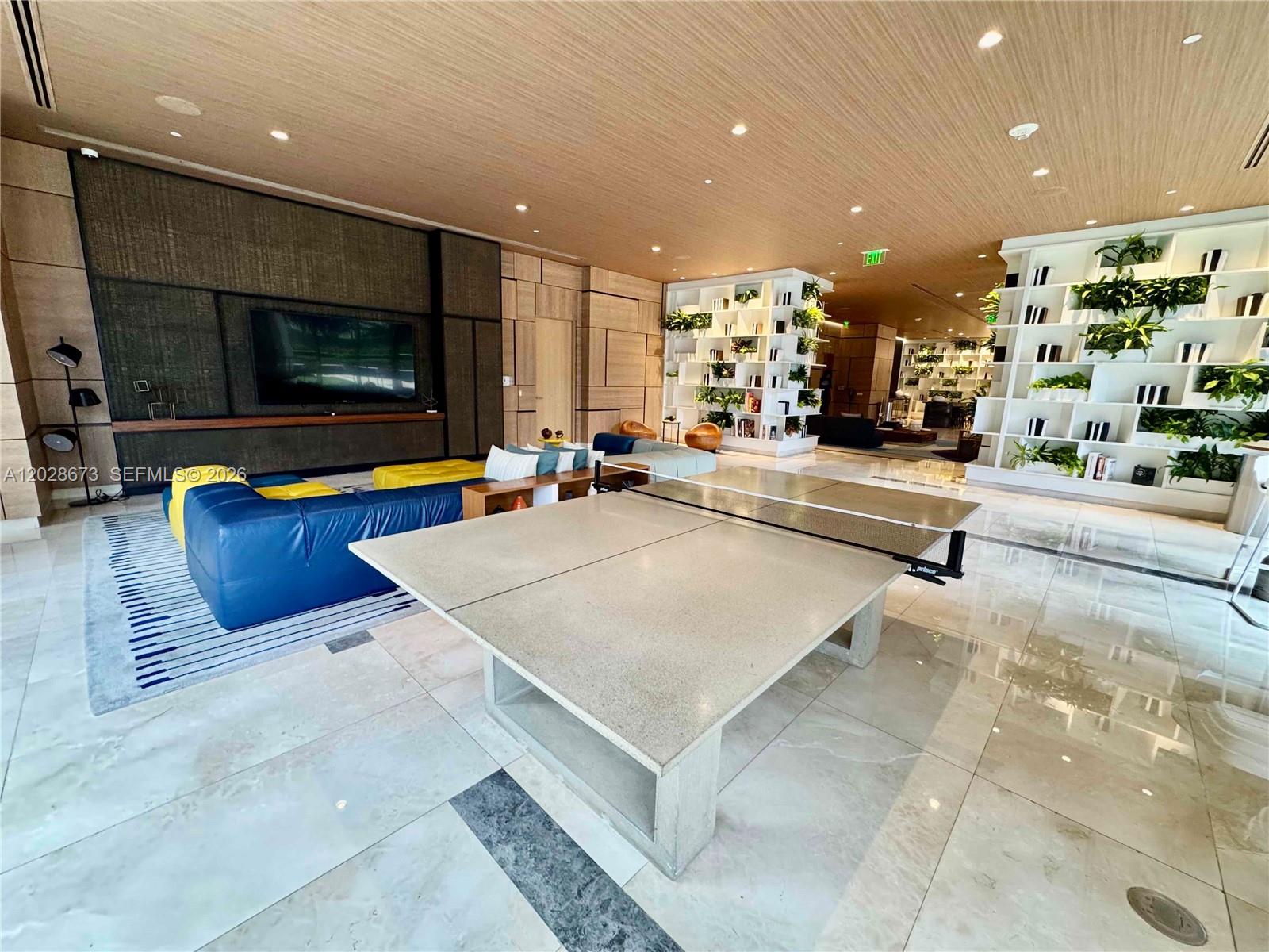 55 SW 9th St #3201 Miami, FL 33130