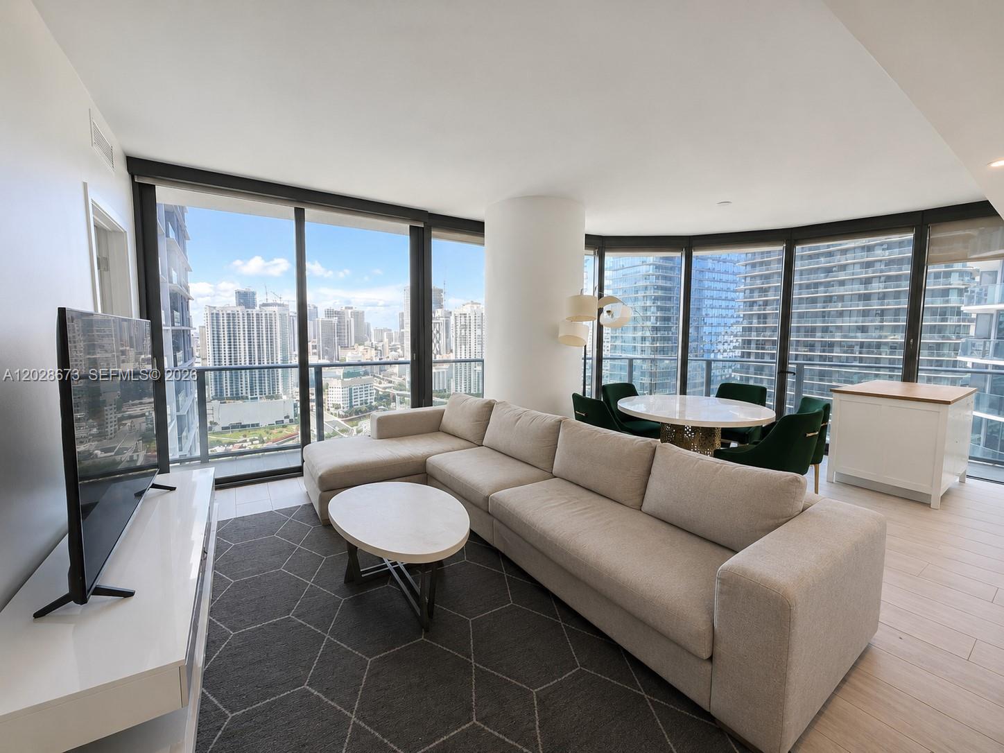 55 SW 9th St #3201 Miami, FL 33130
