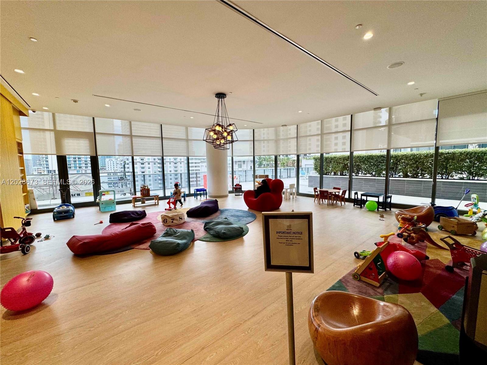 55 SW 9th St #3201 Miami, FL 33130
