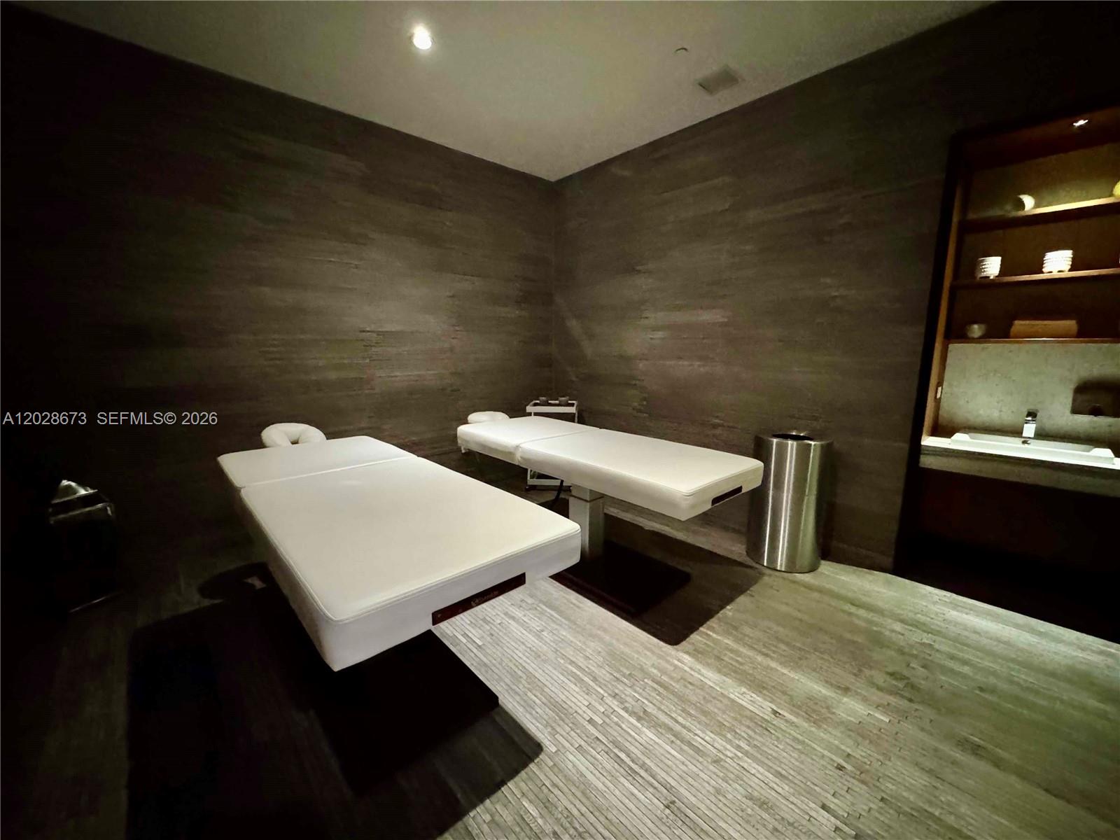 55 SW 9th St #3201 Miami, FL 33130