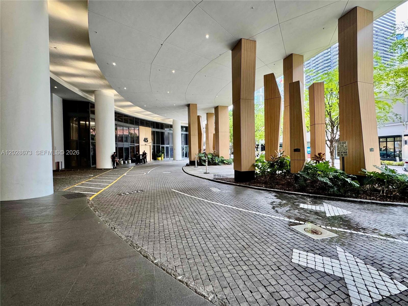 55 SW 9th St #3201 Miami, FL 33130