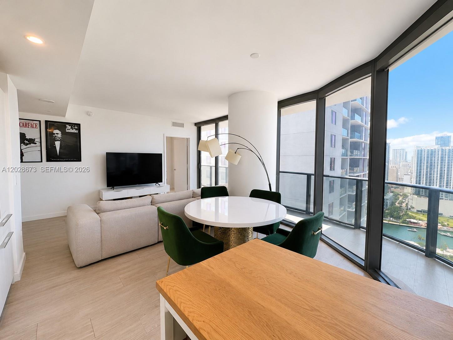 55 SW 9th St #3201 Miami, FL 33130