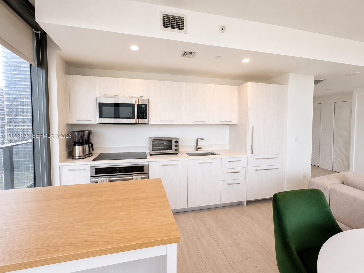 55 SW 9th St #3201 Miami, FL 33130