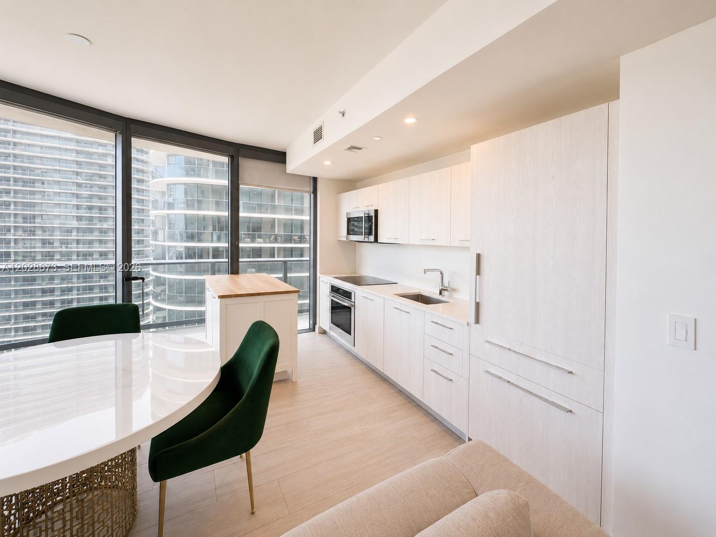 55 SW 9th St #3201 Miami, FL 33130