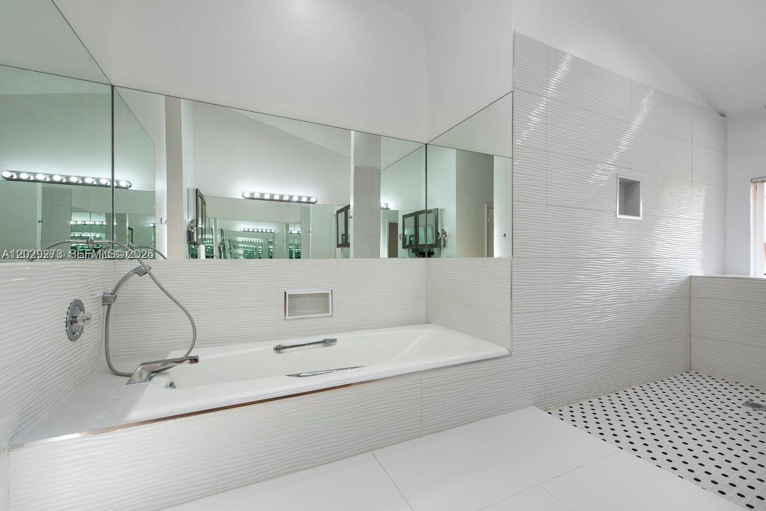 2000 S Bayshore #58 Miami, FL 33133