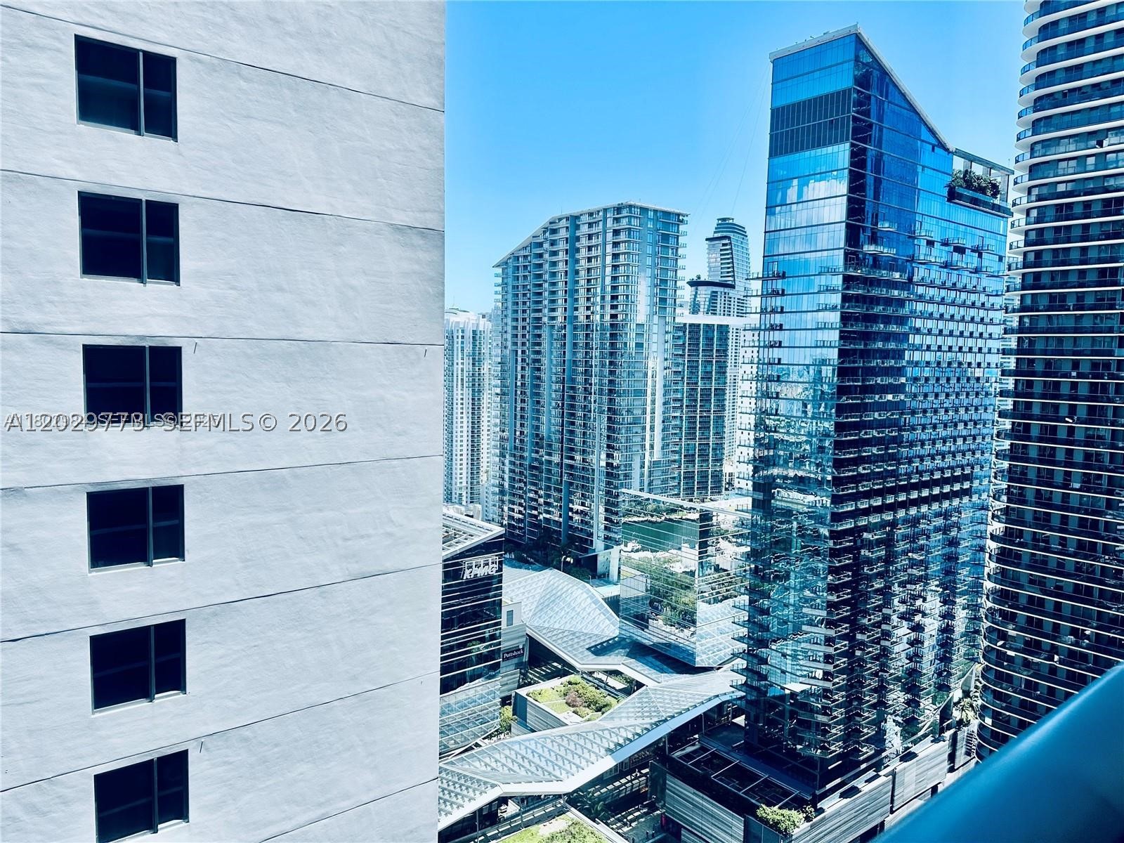 image Brickell Heights West1