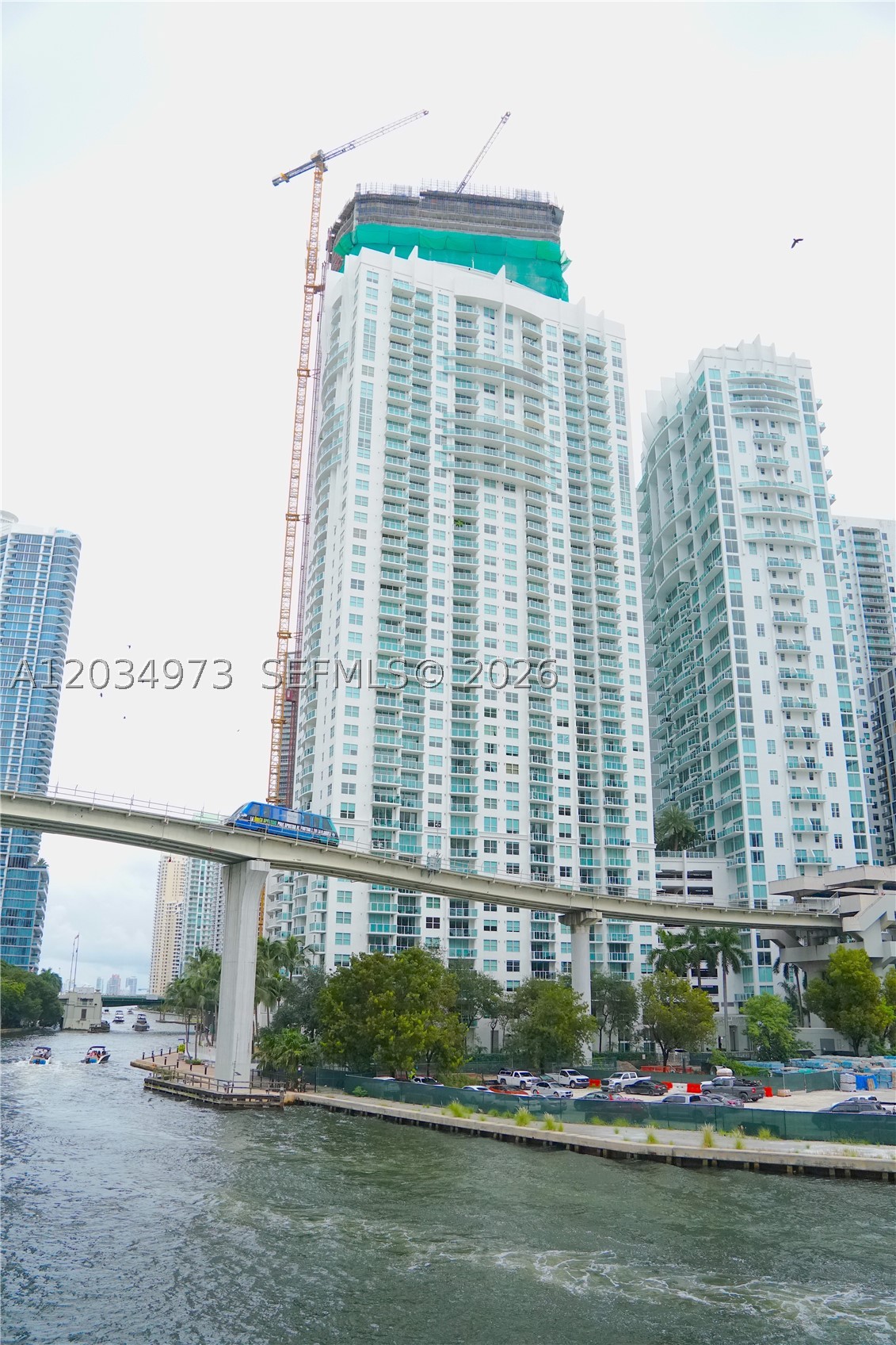 image Brickell on the River North25