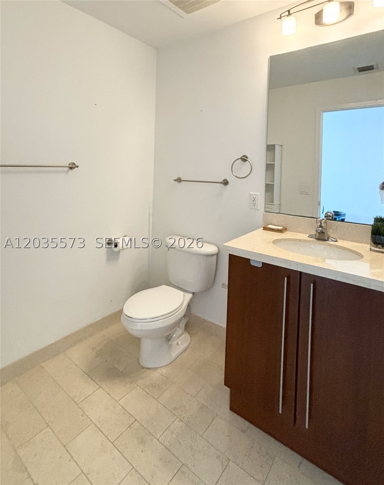 image Axis on Brickell South16
