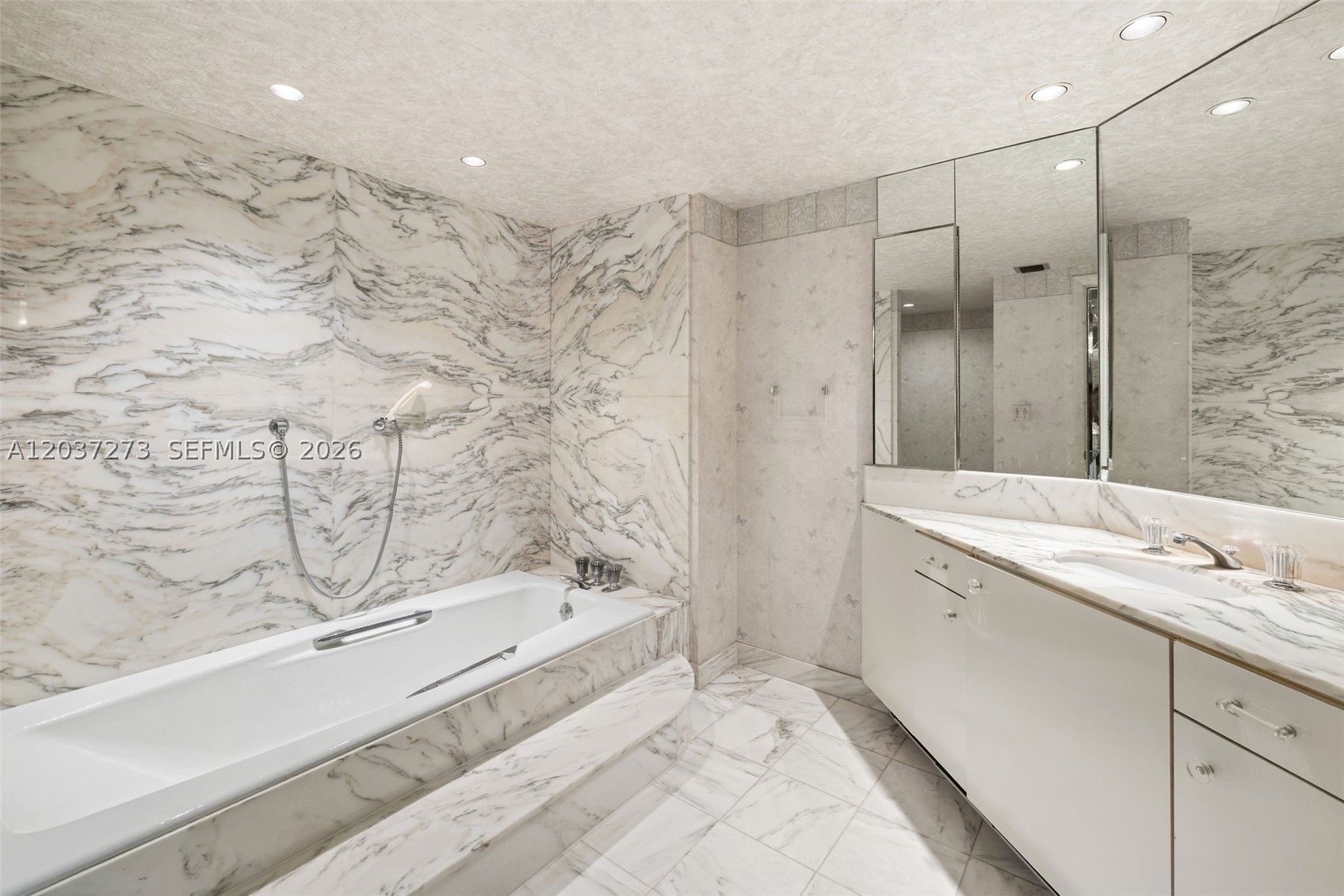 5500 Collins Ave #1401 Miami Beach, FL 33140