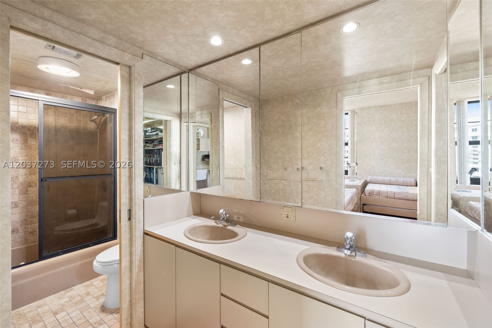 5500 Collins Ave #1401 Miami Beach, FL 33140