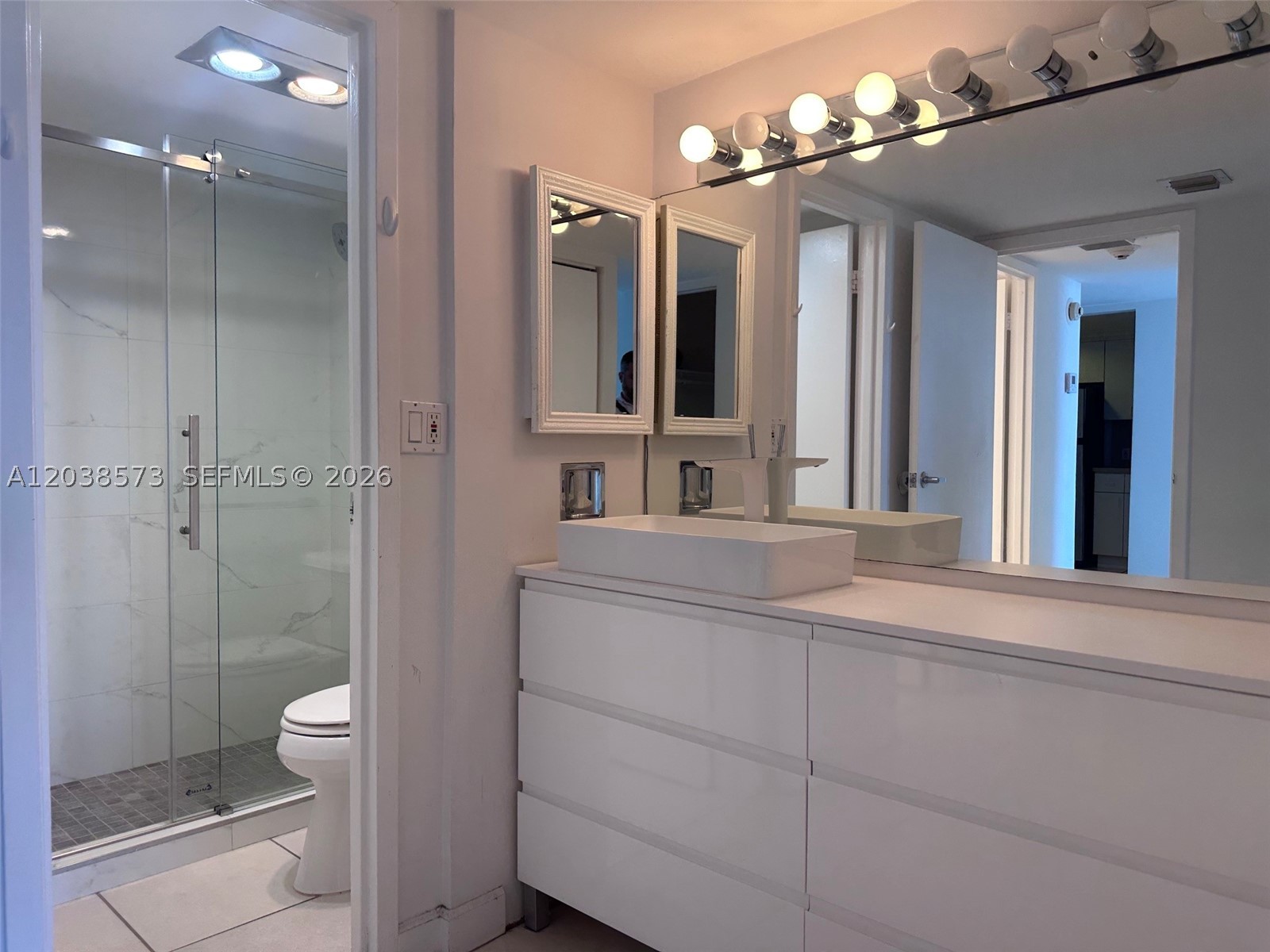 image Arlen House East15